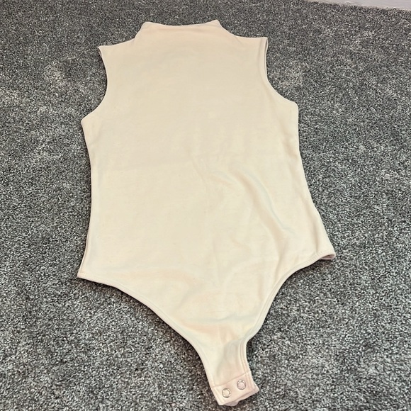 Express - Picture 2 of 8